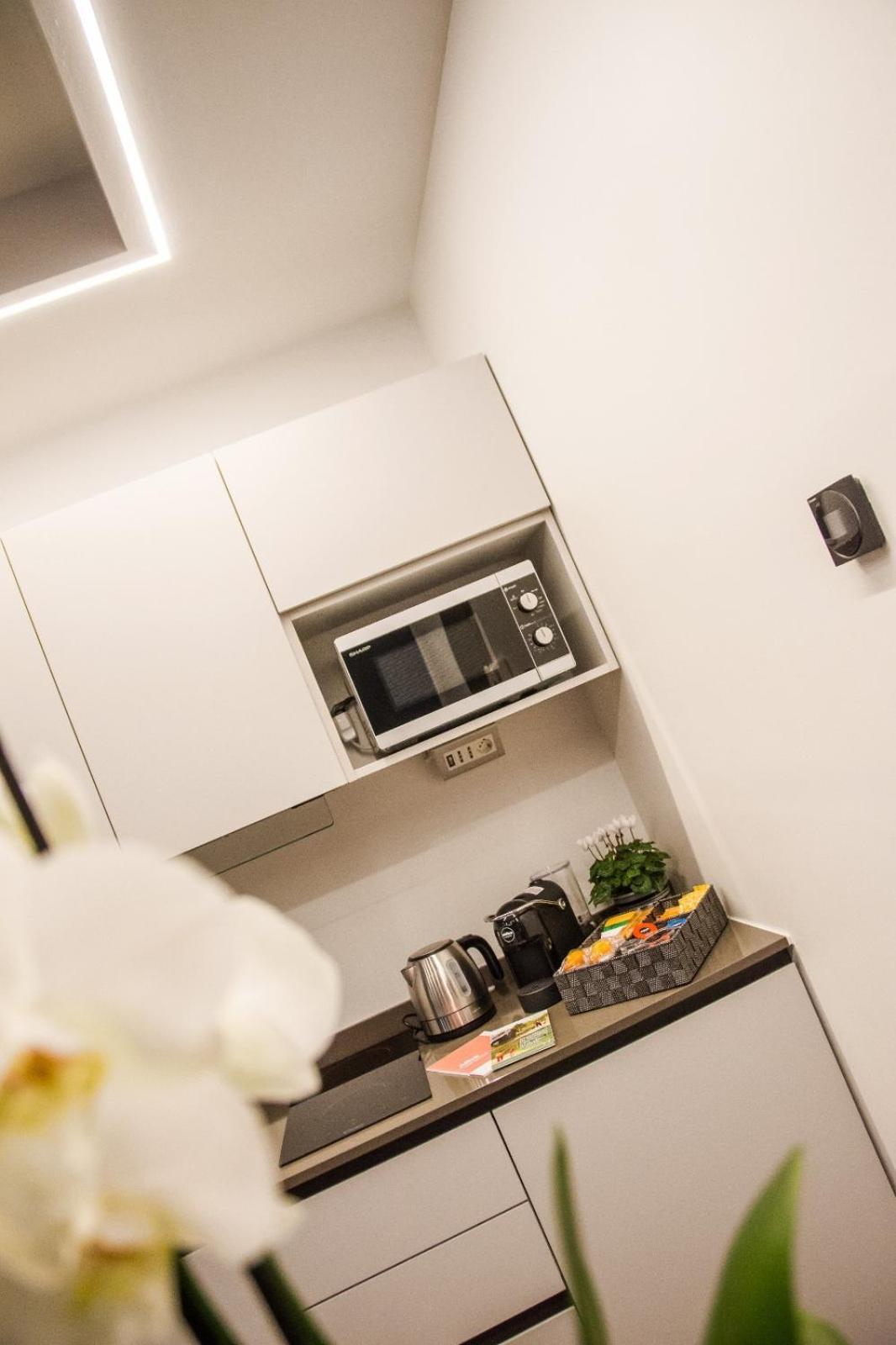 Ninary Apartments A Due Passi Dal Centro Storico Алба Екстериор снимка