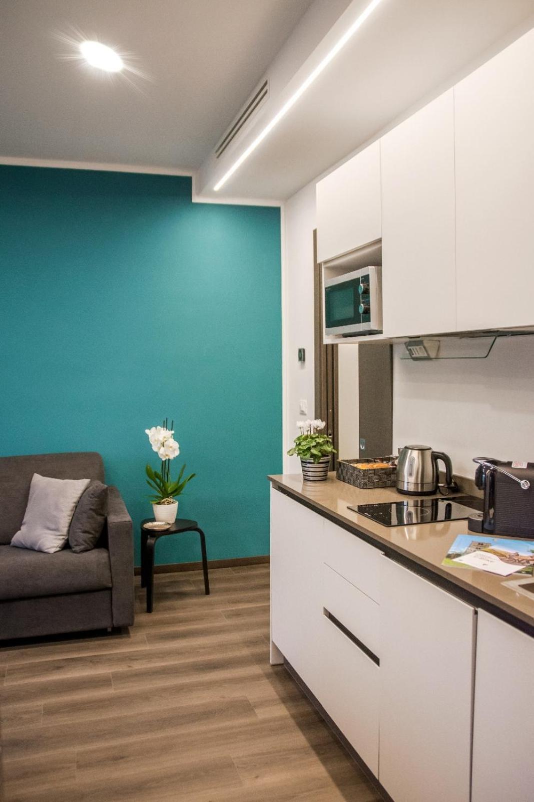 Ninary Apartments A Due Passi Dal Centro Storico Алба Екстериор снимка
